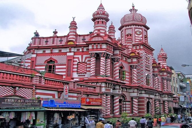 Private City tour in Colombo By tuk tuks or Cars - Colombo Fort + Petah + floating-market style time