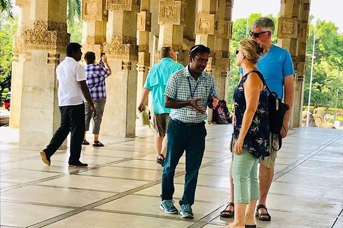 Private Half-Day Colombo City Tour - Pettah Markets and the Dutch Hospital Shopping Precinct: Everyday Colombo Energy