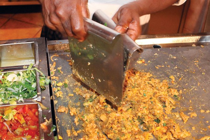 Private Night Tour in Colombo with Street Food Tasting - Private Vehicle Comfort With WiFi: The Real Upgrade for a Night Schedule