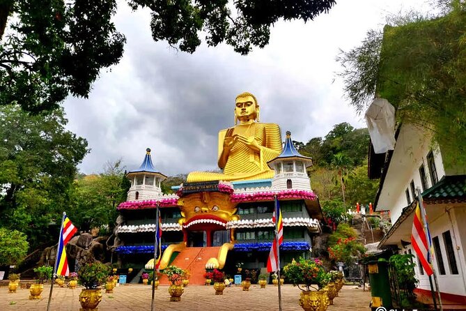 Private Sigiriya Day Tour and Authentic Sri Lankan Lunch Buffet - Stop 3: Pidurangala Rock—moderate hike, big payoff views