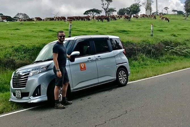 Private Transfer from Colombo Airport (CMB) to Colombo - What happens after pickup: the car handoff and short reset