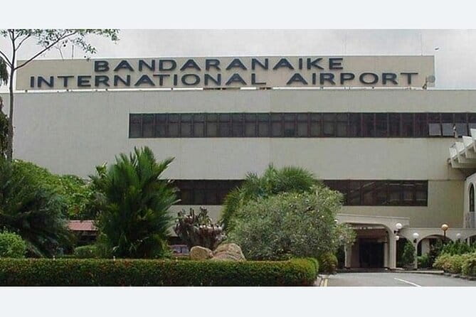 Private Transfer from Sri Lanka Airport to Bentota - Arrival at Bandaranaike: getting picked up without stress