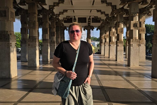 Ride and Explore Colombo and Food By Tuk Tuk Tour All Inclusive - Shopping Stops That Teach You Something: Tea, Handicrafts, Gems
