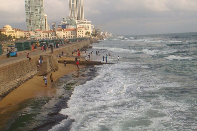 Ride and Explore Colombo and Food By Tuk Tuk Tour All Inclusive - Pettah Area and Old Town Hall: Where Colombo’s Layers Show