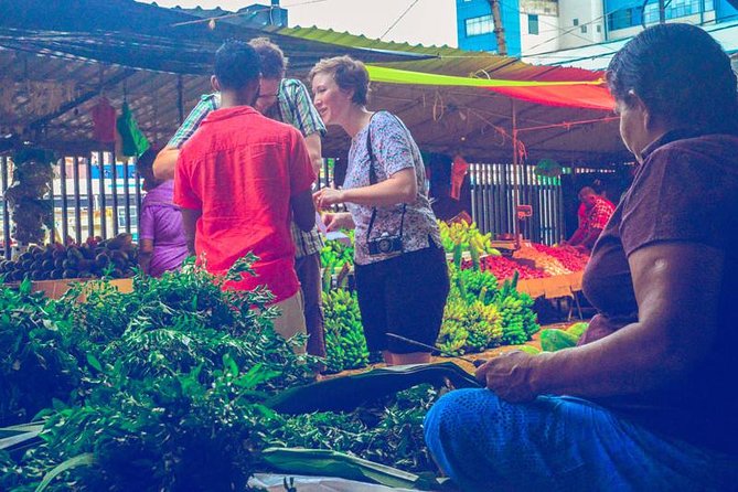 Rustic taste & Cultural tales Food Tour Colombo - Where the tour starts: Viharamahadevi Park as your Colombo anchor