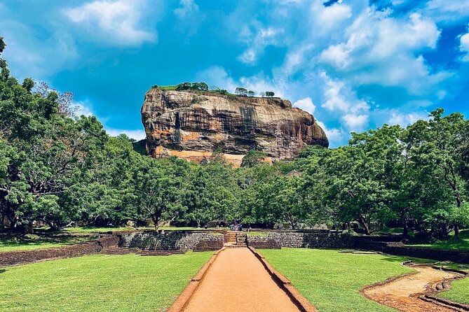 Sigiriya and Dambulla Cave Temple Private Day Trip From Bentota - What You Eat on the Road: Breakfast, Lunch, and Staying Fueled
