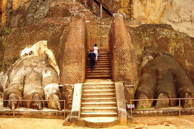 Sigiriya Day Tour from Colombo or Negombo by Private Car / Van - Stop 2: Kalum Village Tours + Jeep Safari Extras