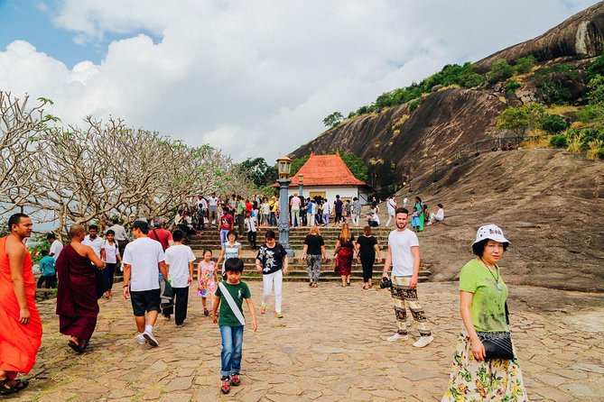 Sigiriya Rock and Dambulla Cave All Inclusive Private Day Trip - Dambulla Cave Temple: 5 Caves, 150+ Buddhas, and That 14-Meter Figure
