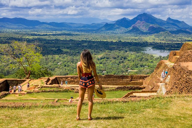 Sigiriya Rock and Dambulla Cave All Inclusive Private Day Trip - What to Pack: Heat, Rain, Water, and Temple Clothes