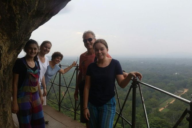 Sri Lanka highlights in 6 days - Day 3: Dambulla cave temple frescoes and Kandy’s Sacred Tooth Relic
