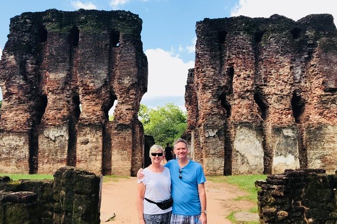 Sri Lanka highlights in 6 days - Day 4: Tea-country altitude, Ramboda Falls, and the Nanuoya to Ella train