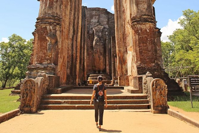 Sri Lanka Multi Day Car Hire with English Speaking Driver-Guide - Where you can shape the experience: admissions, meals, and your own hotel base