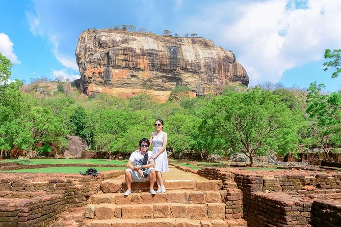 Sri Lanka Multi Day Car Hire with English Speaking Driver-Guide - Day 6: Dambulla Golden Temple to Kandy’s Tooth Relic and Dancing Night