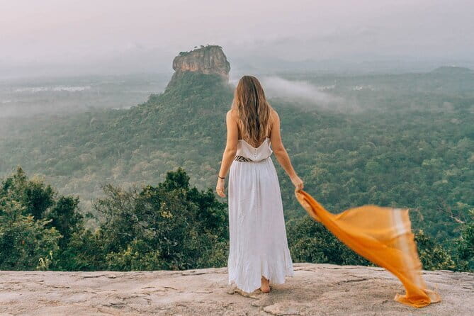 Sri Lanka Nature, Culture and Wild tour - Nuwara Eliya, tea factory visit, and Horton Plains: cool air without the fuss