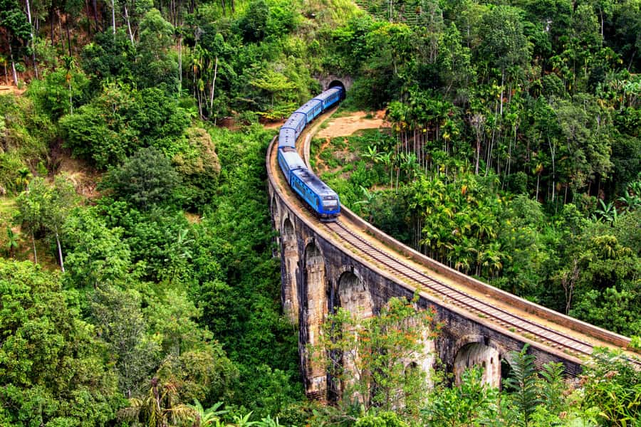 Sri Lanka Private 2-day Tour:Train Trip, Kandy, Nuwara Eliya - Day 1 in Kandy: Tooth Relic, markets, and a night show