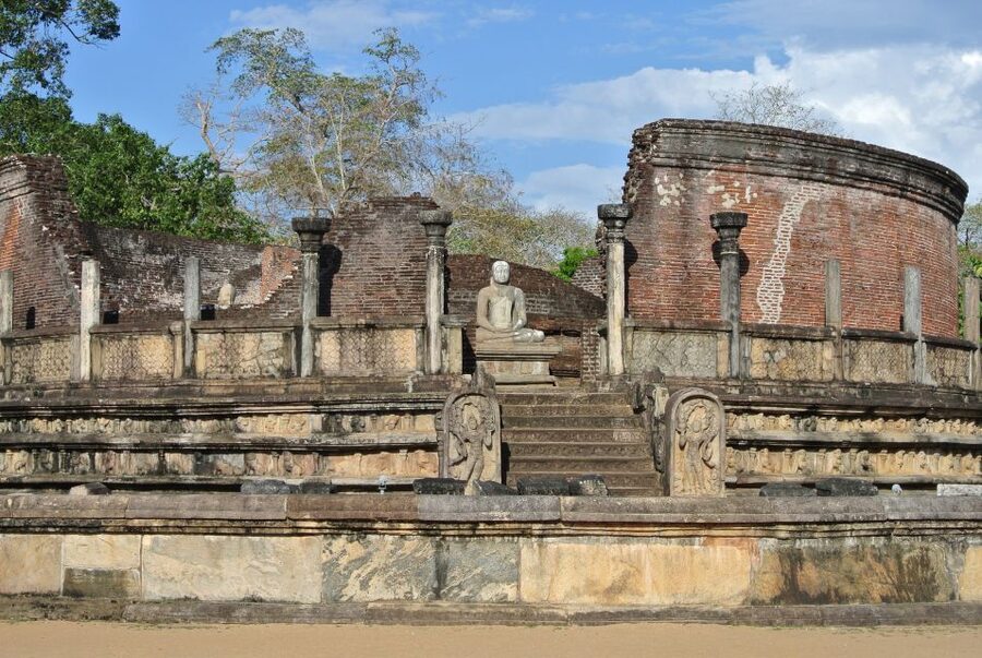 Sri Lanka Private 3-Day Cultural Tour, 5 UNESCO Sites - Day 3: Matale Spice Garden, Dambulla Golden Temple, and Kandy’s Sacred Tooth