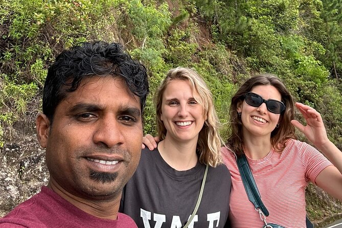 Sri Lanka tour 8 Days with a private driver, hotels, and vehicle - Kandy’s Temple of the Tooth Relic: the main event in a hill-city setting