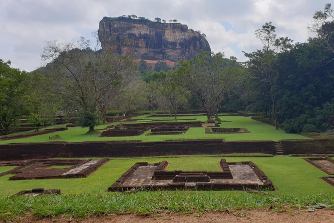 Sri Lanka tours 12-Day wildlife Tour with driver,Car or Van and accommodations - Sigiriya and the Minneriya Area: Elephant Country With Flexible Safari Timing