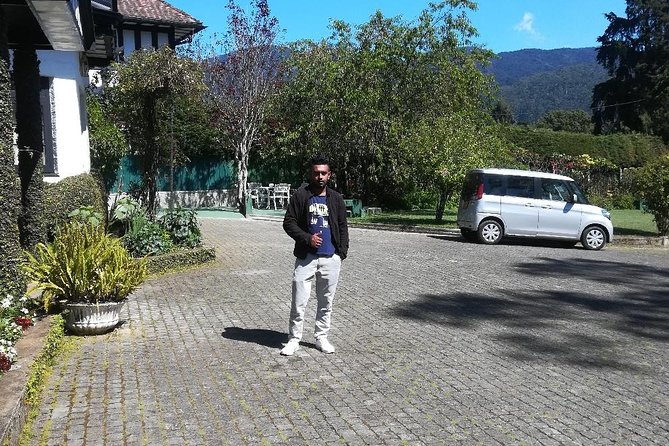 Sri Lankan Tourist Driver with great local )knowledge all over the country! - Price and logistics: does $998 per group feel fair?