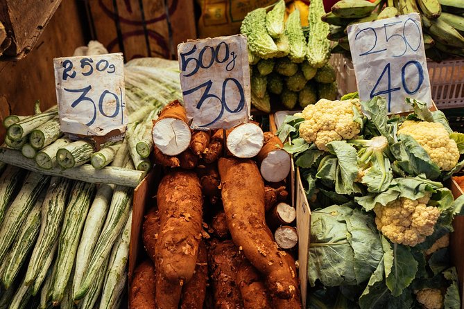 The 10 Tastings of Colombo With Locals: Private Street Food Tour - Kayman’s Gate samosas and the Old Town Hall fruit stop
