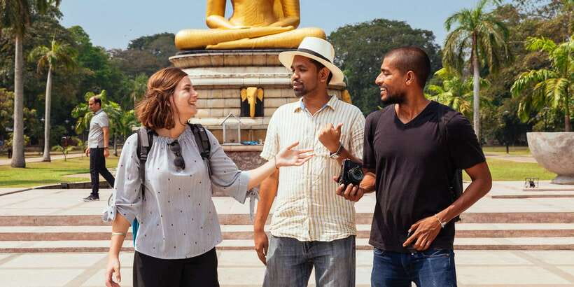 The True Essence of Colombo:Private Highlights & Hidden Gems - Tuk-tuk Orientation at Independence Monument