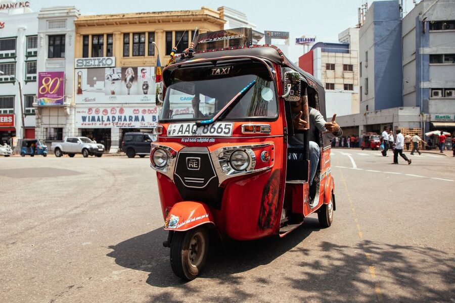 The True Essence of Colombo:Private Highlights & Hidden Gems - Colombo Markets: Cassava Chips, Electronics, and Banana Tasting