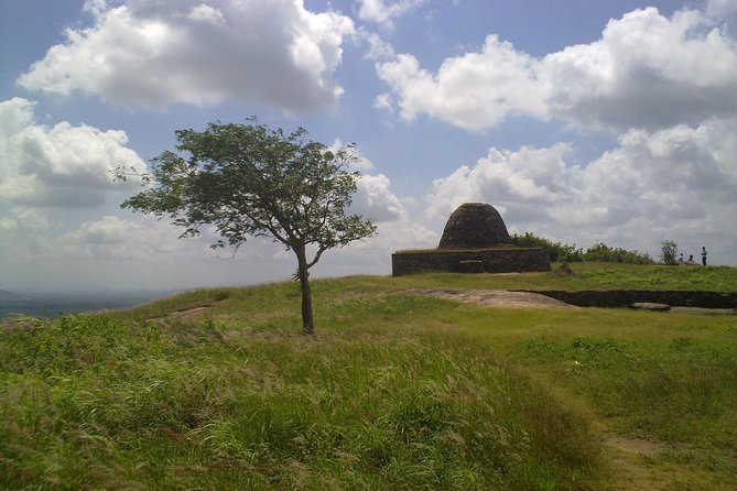 Three Ancient Kingdoms Tour | from Colombo - Yapahuwa Ancient Kingdom: why capitals shifted, and what happened to the Tooth Relic