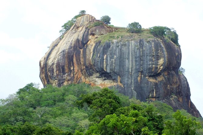 Throughout the Pearl Island in 14 Days - Ancient Sri Lanka days: Anuradhapura, Ruwanwelisaya, and Polonnaruwa