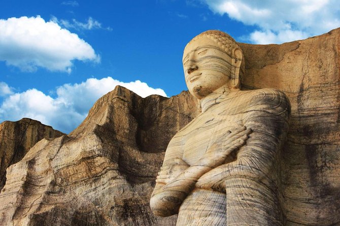 Tour Packages in Sri Lanka - Most Popular Round Tour - All in One Tour - Day 7: Ella icons—Little Adam’s Peak, Nine Arches Bridge, and Ravana Ella Falls