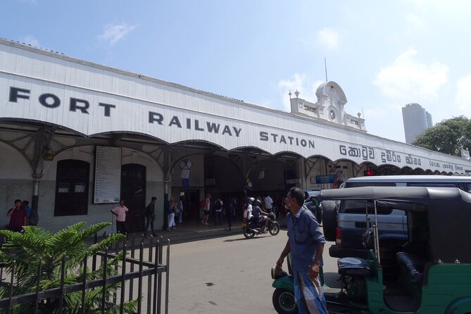Train from Colombo to Kandy - What the Ride Feels Like on the Outward Trip