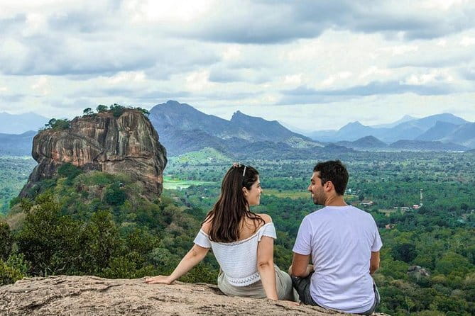 trip sri lanka (10 Days , 9 Nights) with driver, vehicle and H/B accommodations - Kandy’s Sacred Tooth Relic and Tea Museum: Two Sides of the Same Town