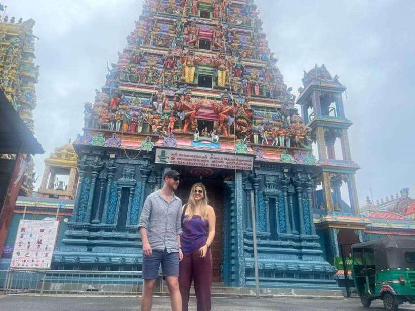 Tuk Tuk Tales of Colombo From Cruies - Red Mosque and Colonial Streets: Quick Visual Clues Across Eras